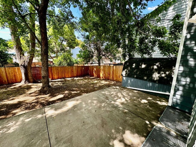 Building Photo - "Charming 3-Bed Home with Finished Basemen...
