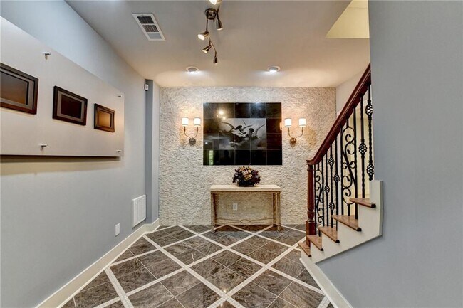 Building Photo - 8330 Royal Melbourne Way