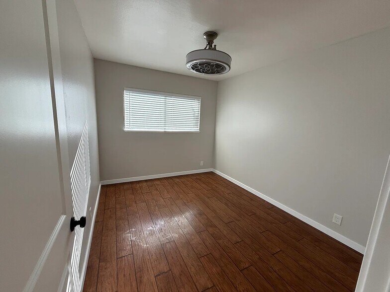 Building Photo - 2430 Fern St