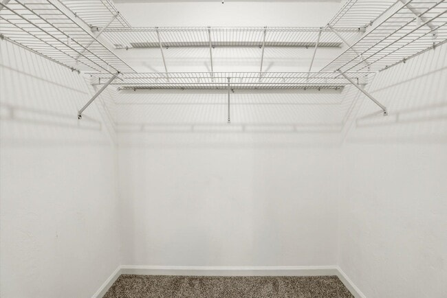 Building Photo - 2658 Millbank Dr