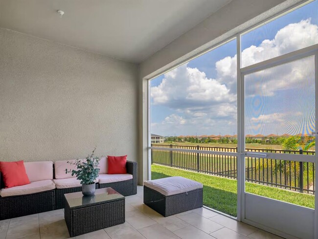 Building Photo - 1043 Splash Shot Pl