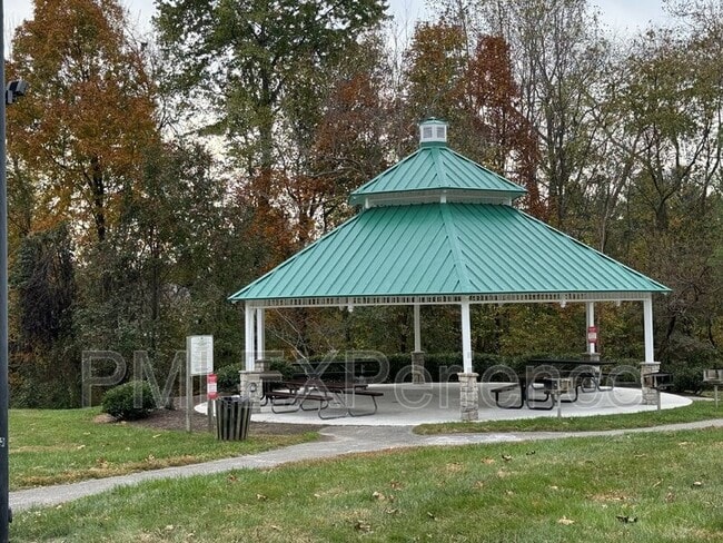 Building Photo - 12914 Woods View St