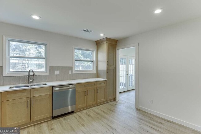 Building Photo - 1225 Shelton Way