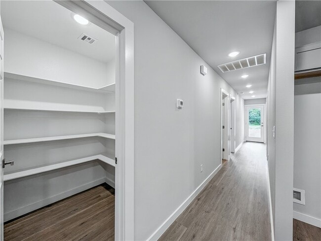 Building Photo - 313 NW 65th Ave