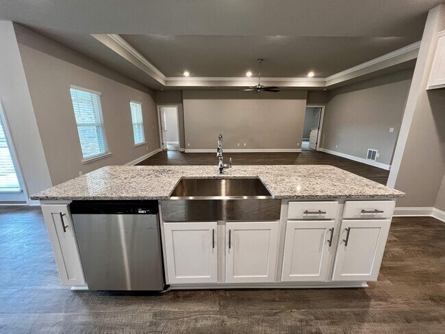 Building Photo - 10498 S Redland St