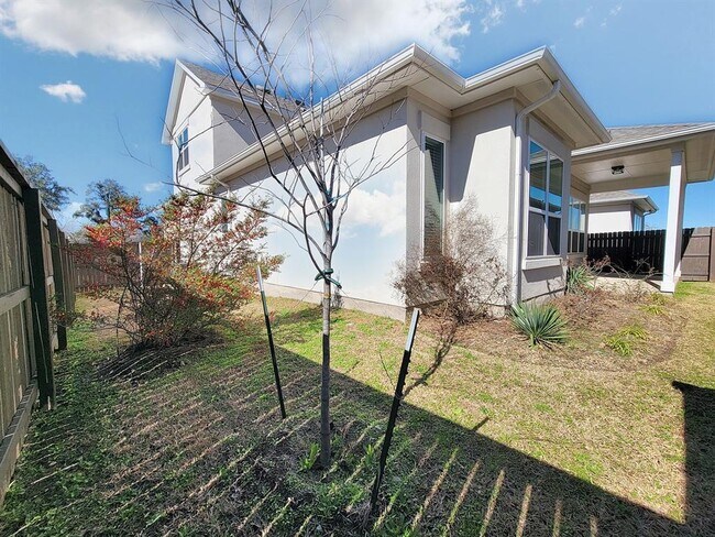 Building Photo - 601 C-Bar Ranch Trl