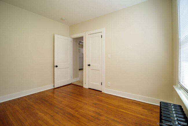 Building Photo - 1175 New Britain Ave