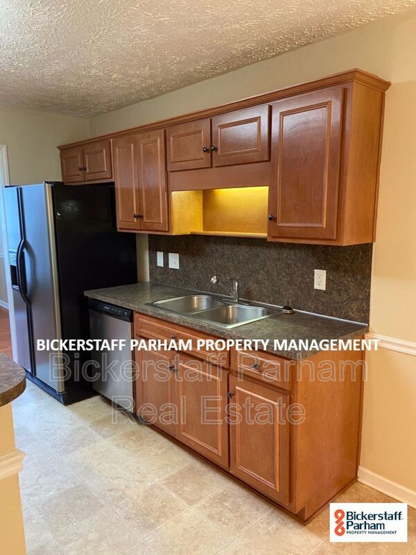 Building Photo - 1070 Watervalley Dr