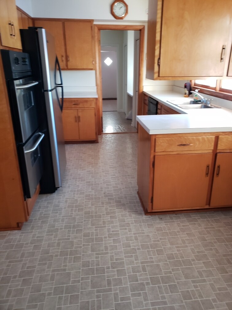 Kitchen/ Home Office/Mudroom - 90 Water St