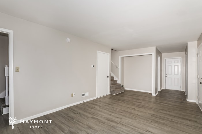 Building Photo - 472 Tailholt Ln