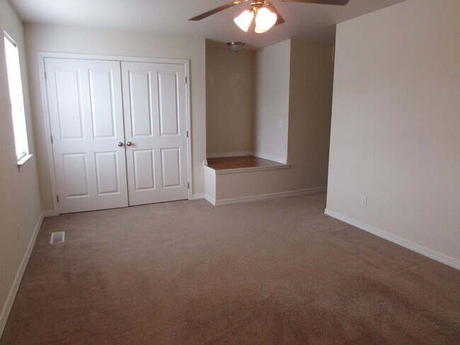 Building Photo - 6185-MF1-E1