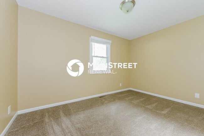 Building Photo - 4 Bedroom Pet-Friendly Home in Leavenworth, KS with Main Street Renewal