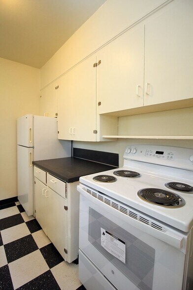 Building Photo - 3507 SW 11th Ave