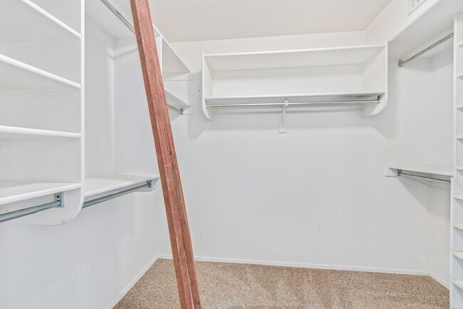 Building Photo - GORGEOUS home in the highly desired Arrowhead Ranch