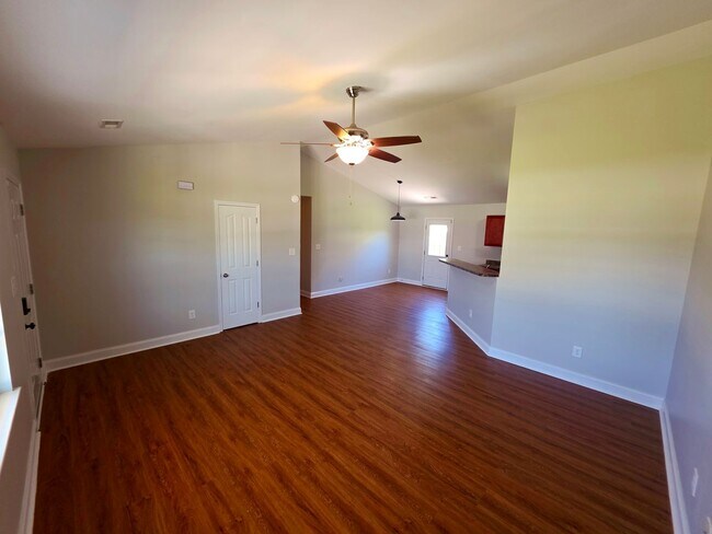 Building Photo - 3 BR, 2 BA home available in Hubert