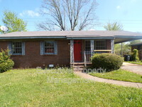 Building Photo - 932 Airview St