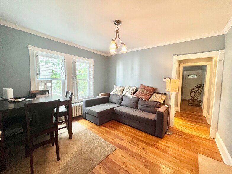 Building Photo - 16 Sachem St