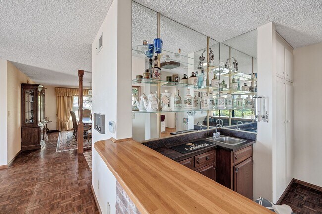 Building Photo - 6348 Chartres Dr