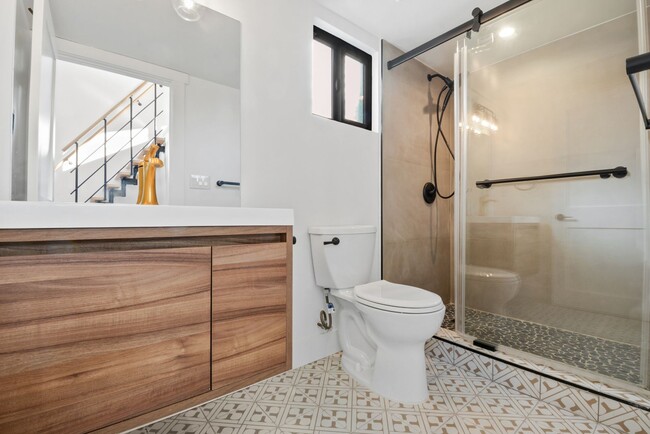 Building Photo - 1105 Stanford Ave