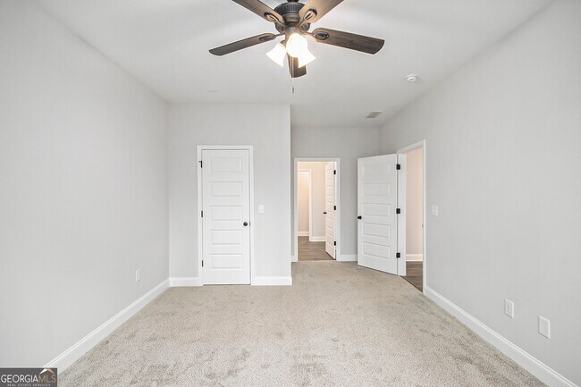 Building Photo - 124 Crestpoint Rd