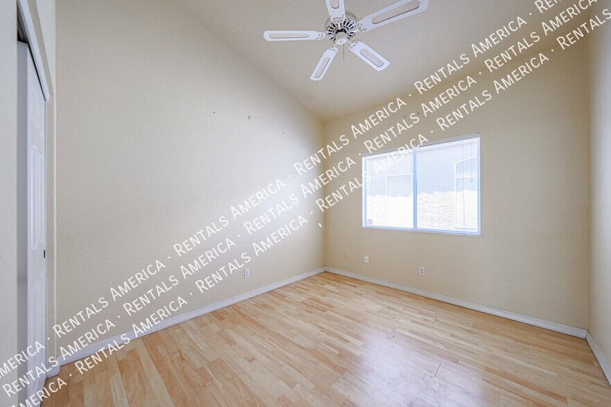 Building Photo - 15237 S 47th Way