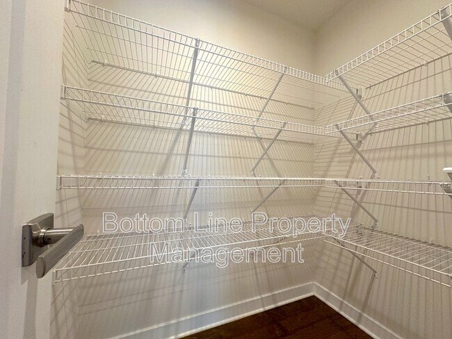 Building Photo - 5087 Crabapple Ln