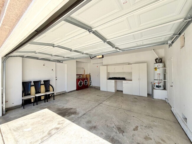 Building Photo - Beautiful 55+ Community 2 Bedroom + Den Home with INCLUDED Solar & Premium Amenities