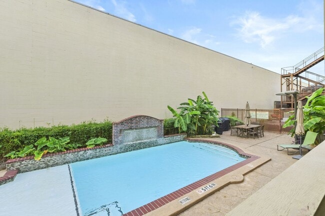 Building Photo - Modern Industrial Loft in the Heart of EADO!