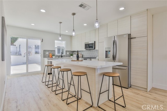 Building Photo - 204 Vía Colusa