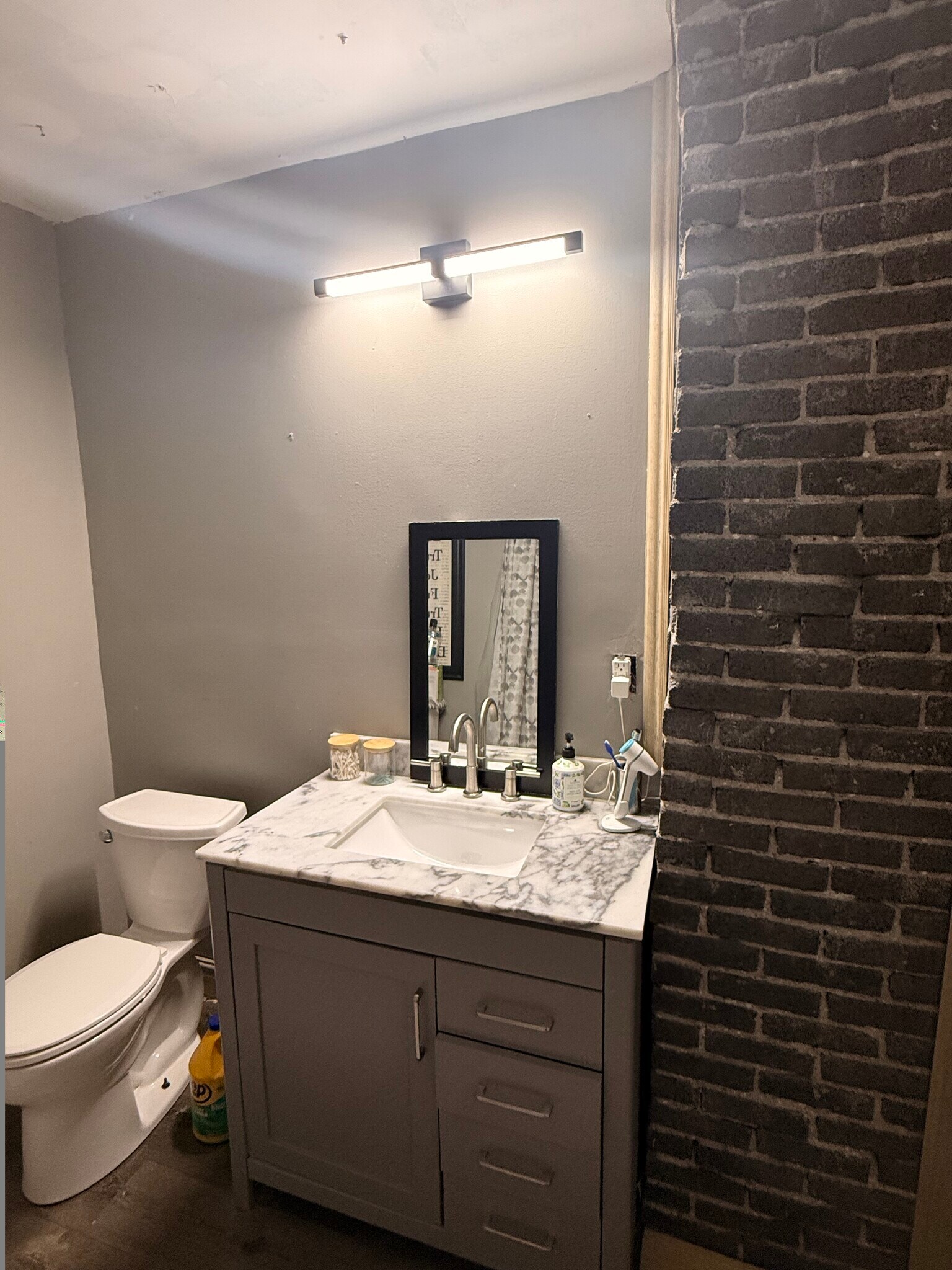 Building Photo - 359 Colvin Ave