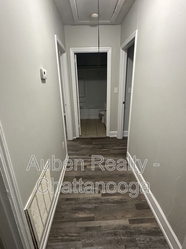 Building Photo - 105 Hunt Ave