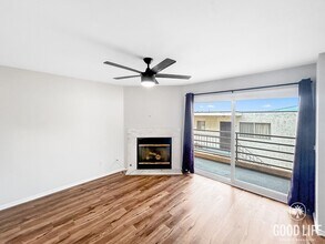 Building Photo - Beautiful 2BD/2.5 BA W/ In-Unit Laundry in...