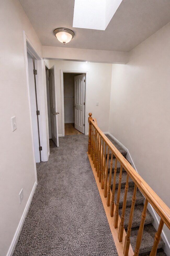 Building Photo - No deposit option for qualified renters