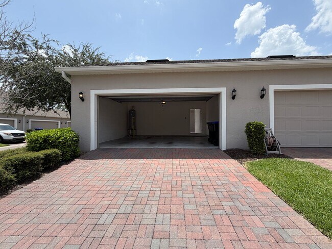 Building Photo - 8191 Mosaic Ln