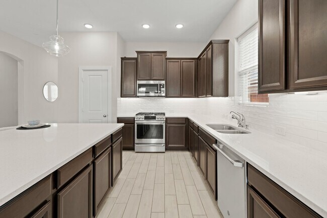 Building Photo - 6919 Myrtle Dr