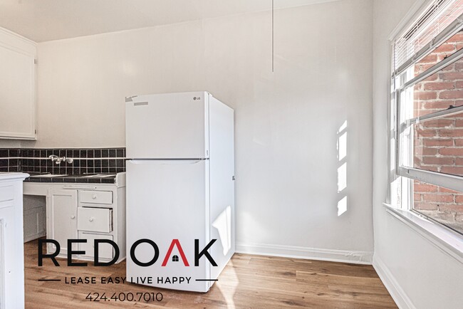 Building Photo - 516 S St Andrews Pl