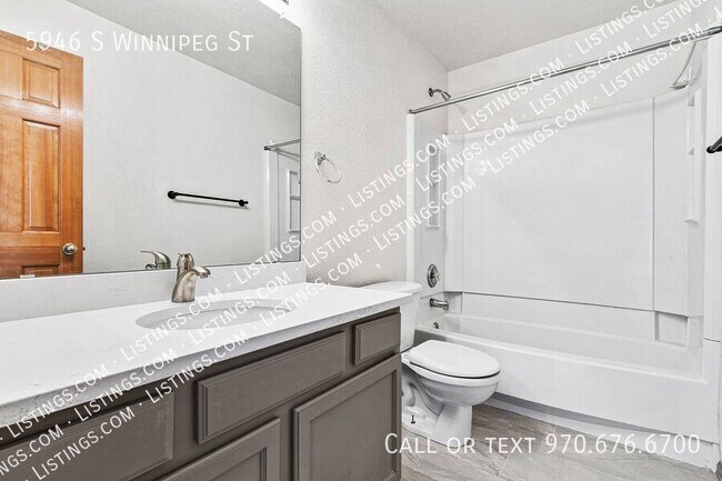 Building Photo - 5946 S Winnipeg St