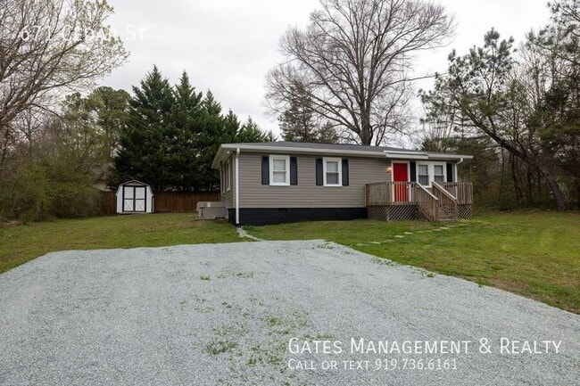 Building Photo - 671 Cedar St