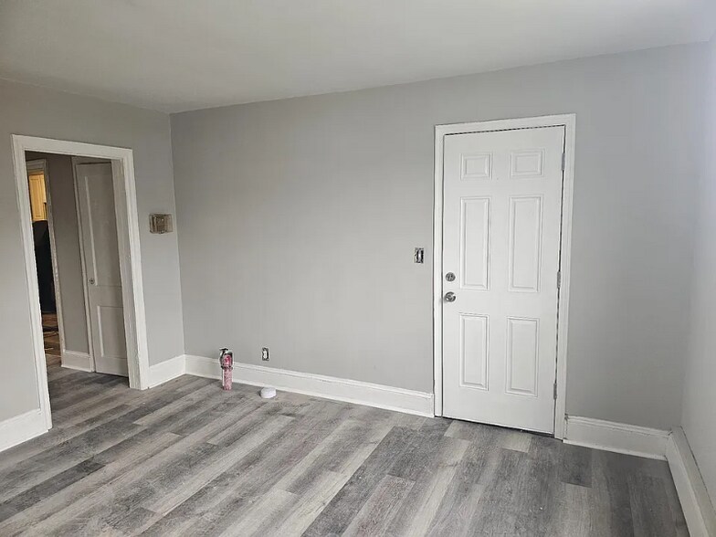 Building Photo - 5109 Arbutus Ave