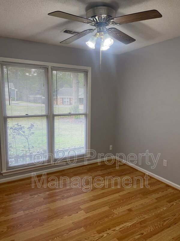 Building Photo - 1340 Blanchfield Dr