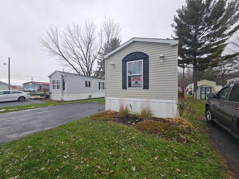 Building Photo - 3 Cedar Ln