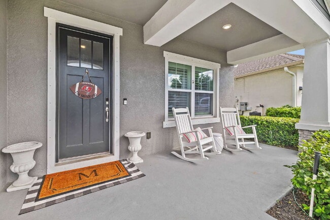 Building Photo - "Devonshire Model 5-Bedroom Retreat with 3...