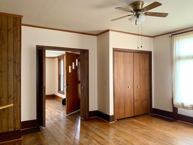 Building Photo - 284 Sycamore St