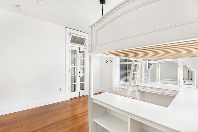 Building Photo - 4731 Woodside St