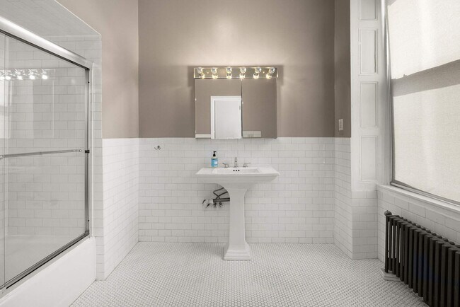 Building Photo - 179 Sullivan St