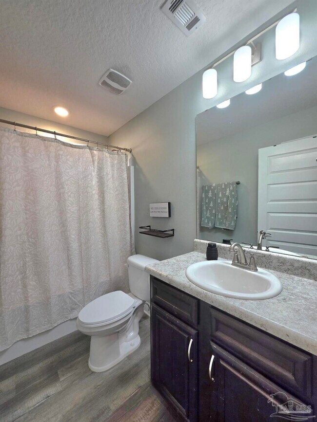 Building Photo - 826 Smiley Cir