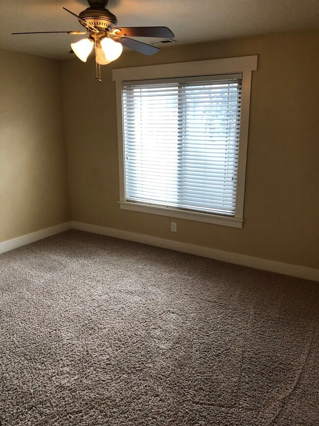 Building Photo - MUST SEE! Beautiful 4 Bedroom/3 Bathroom Home--Near BYU and Peaks Ice Arena