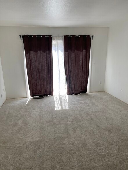 Building Photo - 1830 Salisbury Dr