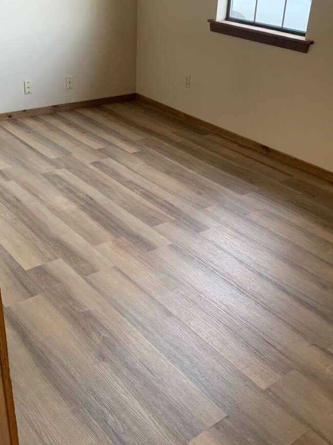 Building Photo - Duplex Available in Forsyth!