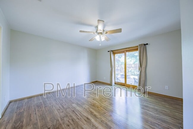 Building Photo - 471 Caviness Dr